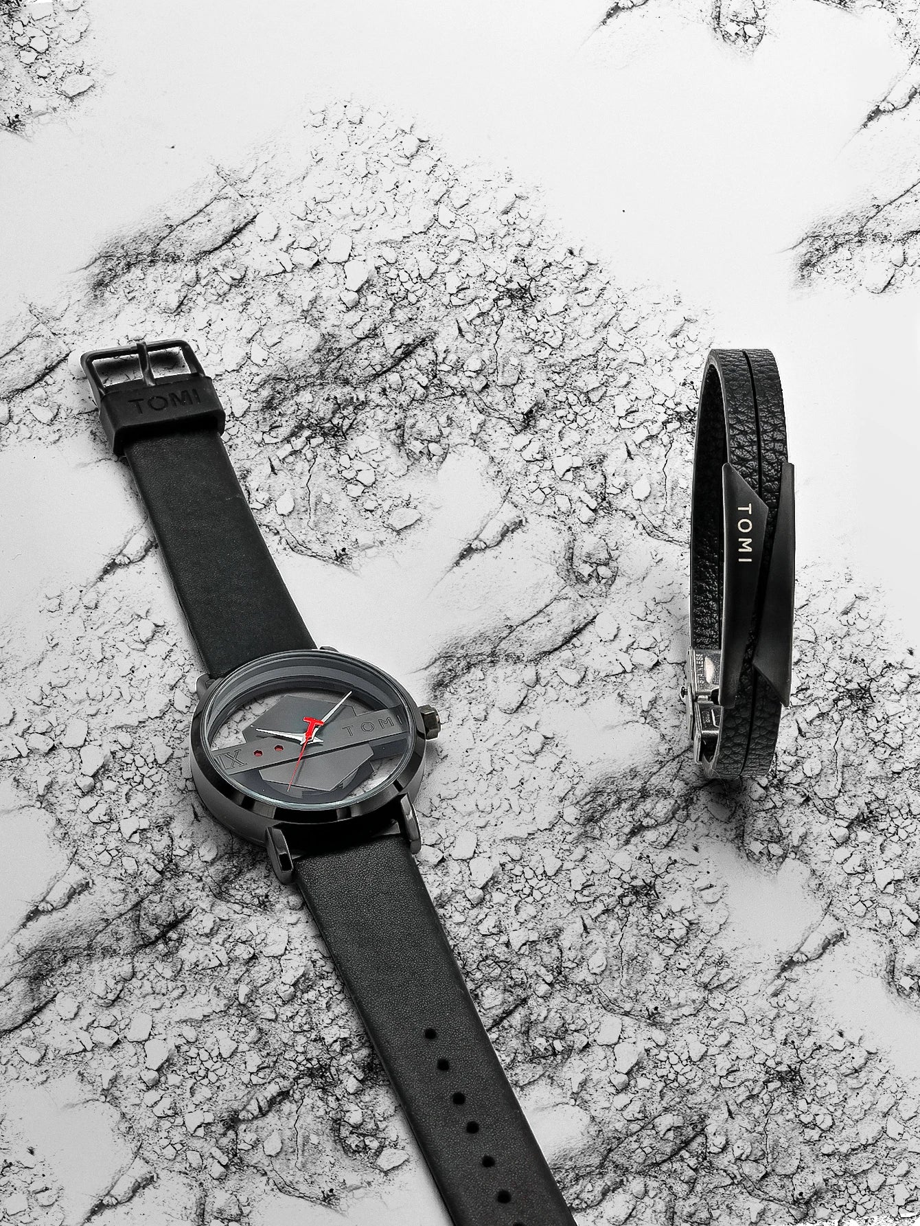 TOMI New 2PCS Men's Gift Box Watch Bracelet Simple and Fashionable Hollow out Versatile Black Strap Men's Quartz Watch Reloj